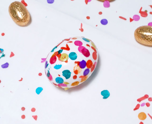huevos-decorado-con-confettis